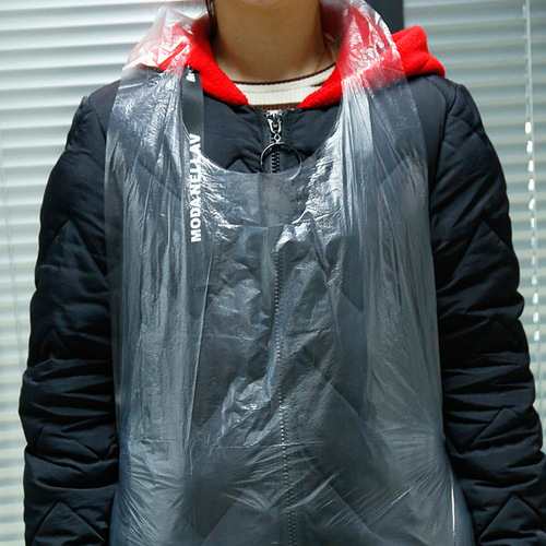 Children and Adult Water and Dirt Separating Aprons, Independent Packaging, Transparent, Sleeveless Disposable Plastic Aprons
