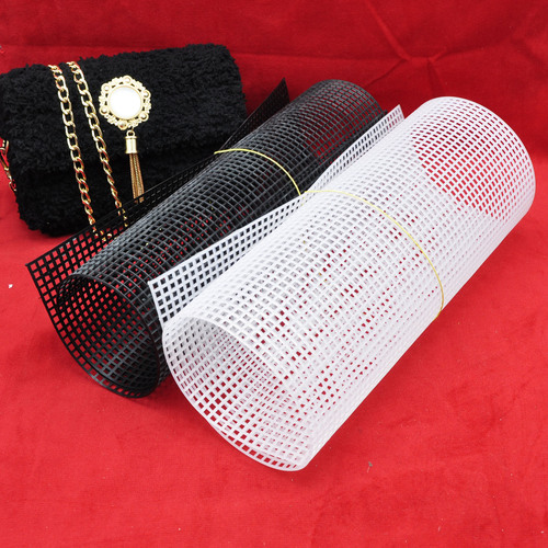 DLY plastic mesh mesh for cloth strip weaving hook bag 4mm mesh mesh beautiful red craft large wholesale handmade