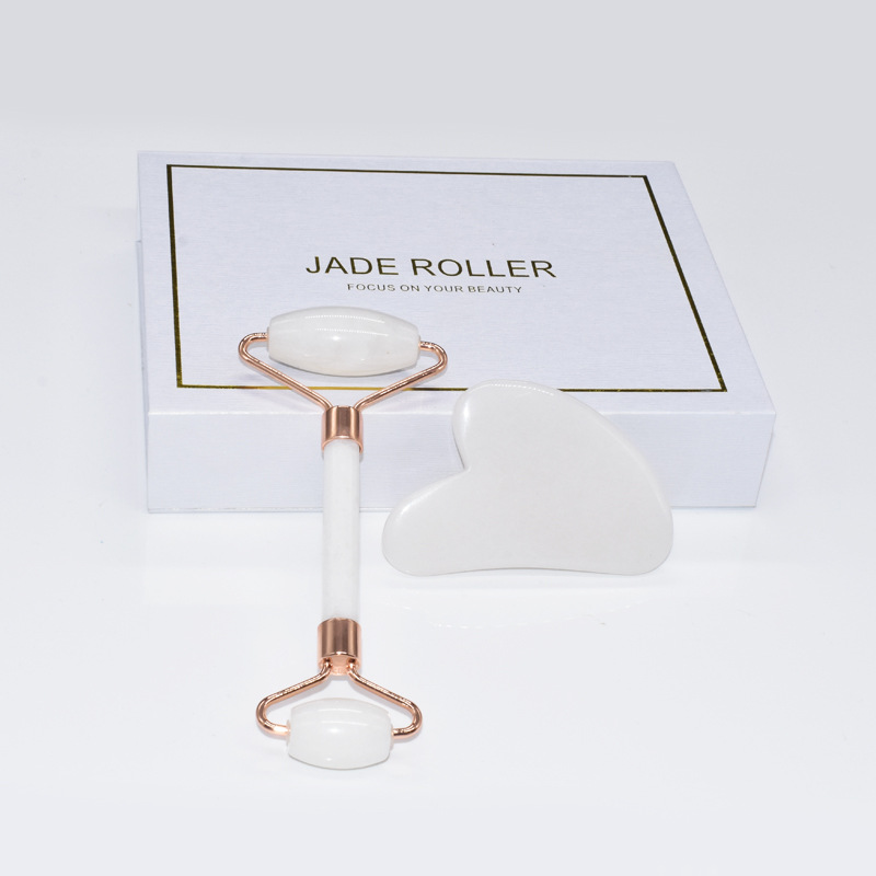 화이트 옥 하트 모양의 세트