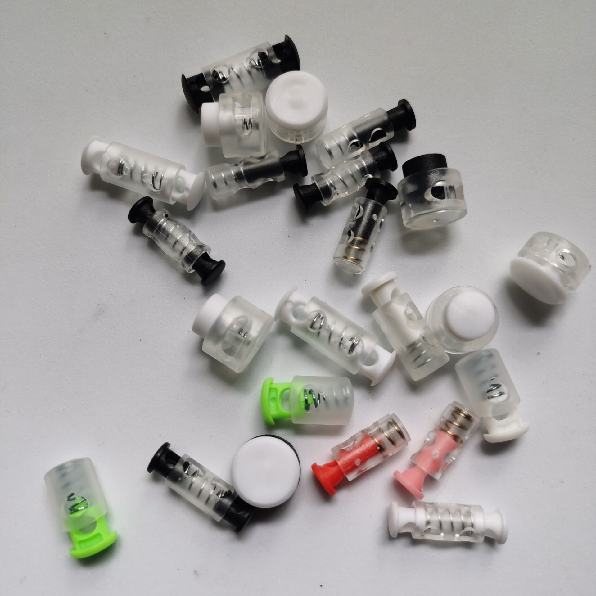工厂批发双色透明塑料弹簧扣款式齐全卡扣圆箱包配件尼龙调节扣