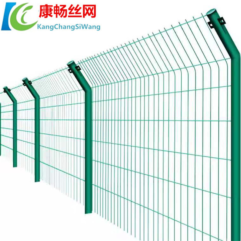 高速公路隔离栅1.8米高绿色包塑钢丝护栏网光伏厂区铁丝网围栏网