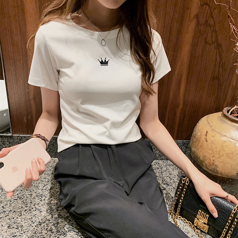 2022 summer new slim embroidery round neck short sleeve T-shirt Women's Student women's base coat a generation of hair