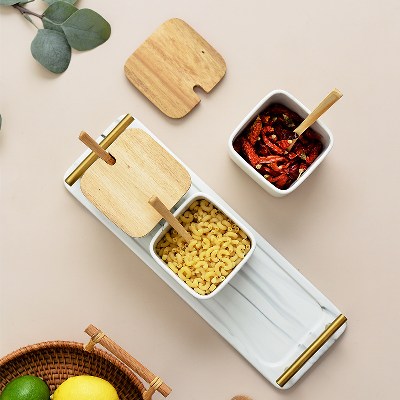 Directo de fábrica mango de oro tarro de condimento suministros de cocina tarro de condimento de tres piezas con cuchara caja de condimento de cerámica hogar creativo