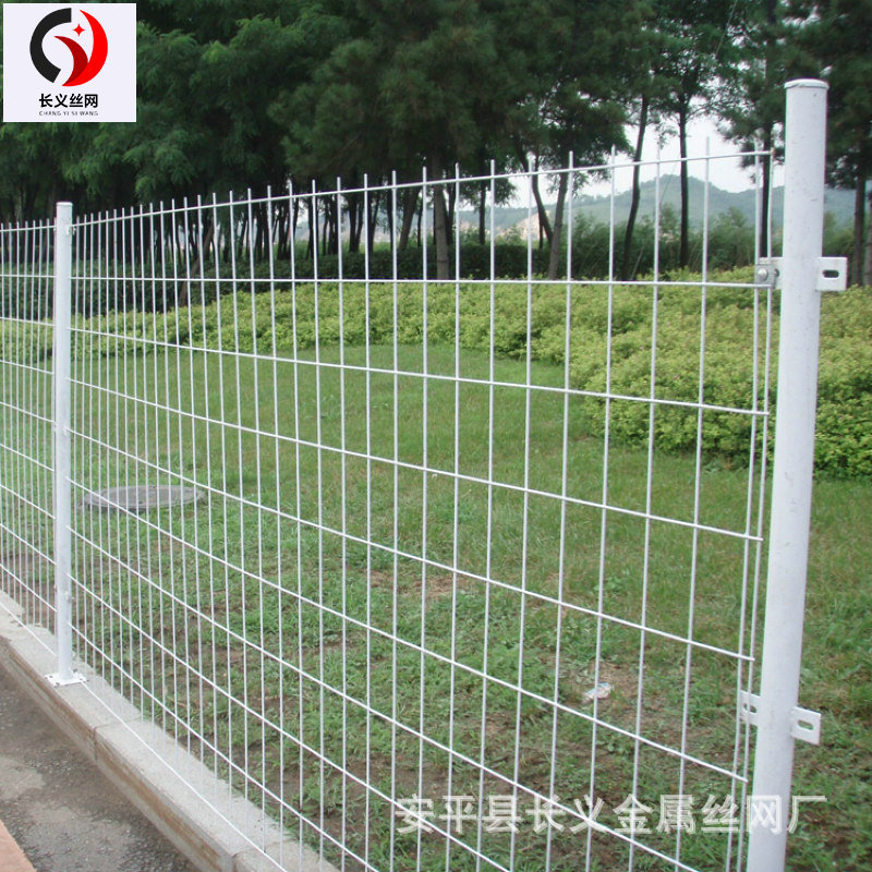 浸塑高速公路护栏网双边丝园林厂区隔离护栏 厂区防护栅栏供应