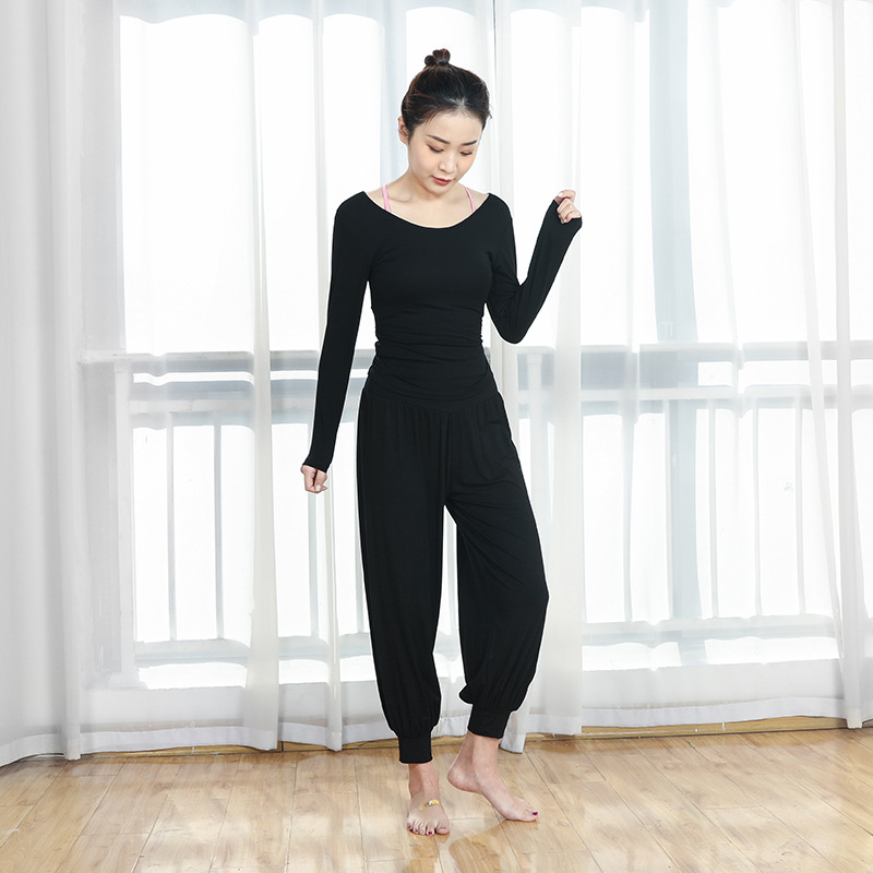 902 black long sleeve + pink vest + black bloomers