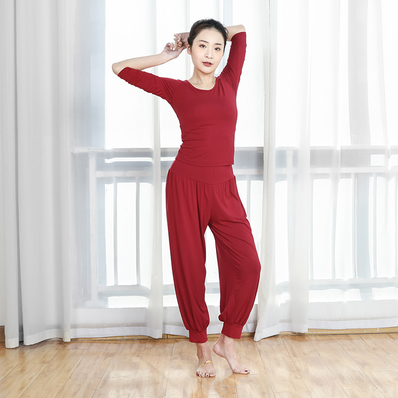 902 wine red 7-point sleeve + white vest + wine red bloomers