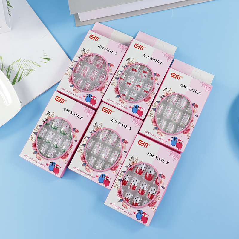 Fábrica al por mayor de moda pegatinas de uñas dulce chica estilo herramientas de uñas pegatinas de uñas impermeables en stock al por mayor