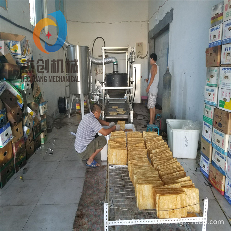 厂家新款麻叶油炸机器 全自动薄脆油炸设备 连续式腐竹油炸机