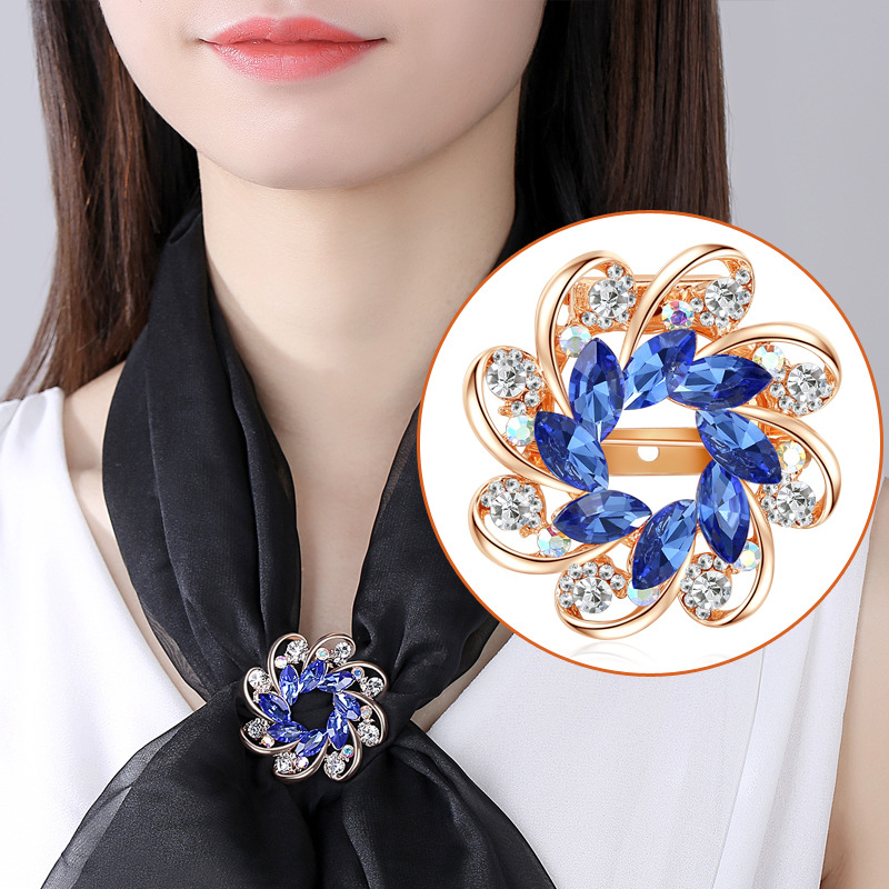 Broche fleur en cristal pour femme élégante épingle strass_voghion.com