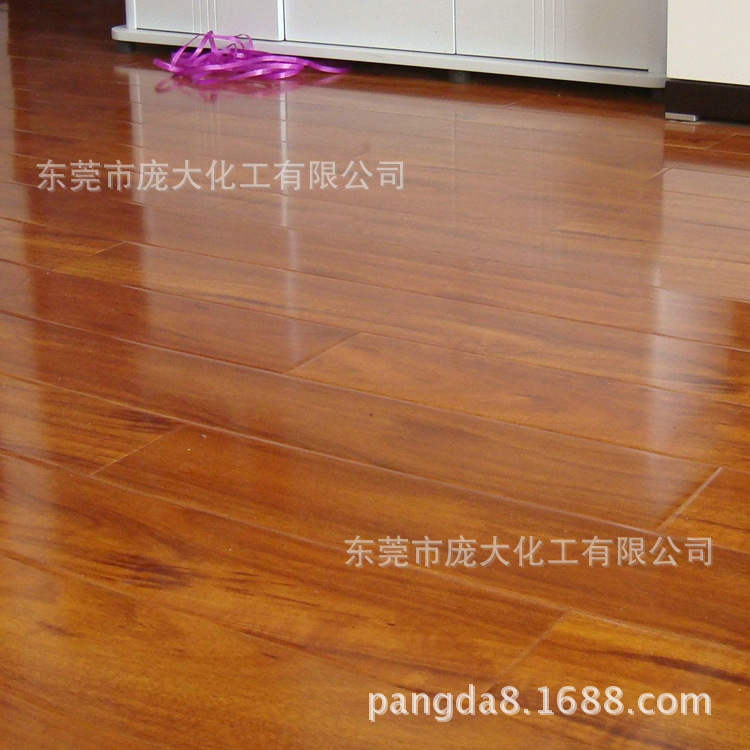 防滑地板漆，家庭木地板防滑漆，篮球场木地板防滑漆，抗划伤防滑