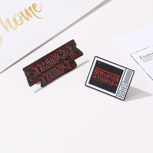 Creative Cartoon Oil-Drop TV-Themed Brooches, Personalized Colorful Letter Corsages, Fashionable Apparel Accessories