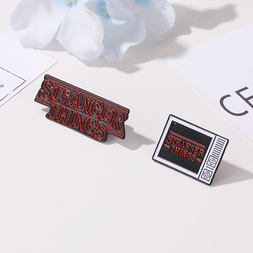 Creative Cartoon Oil-Drop TV-Themed Brooches, Personalized Colorful Letter Corsages, Fashionable Apparel Accessories