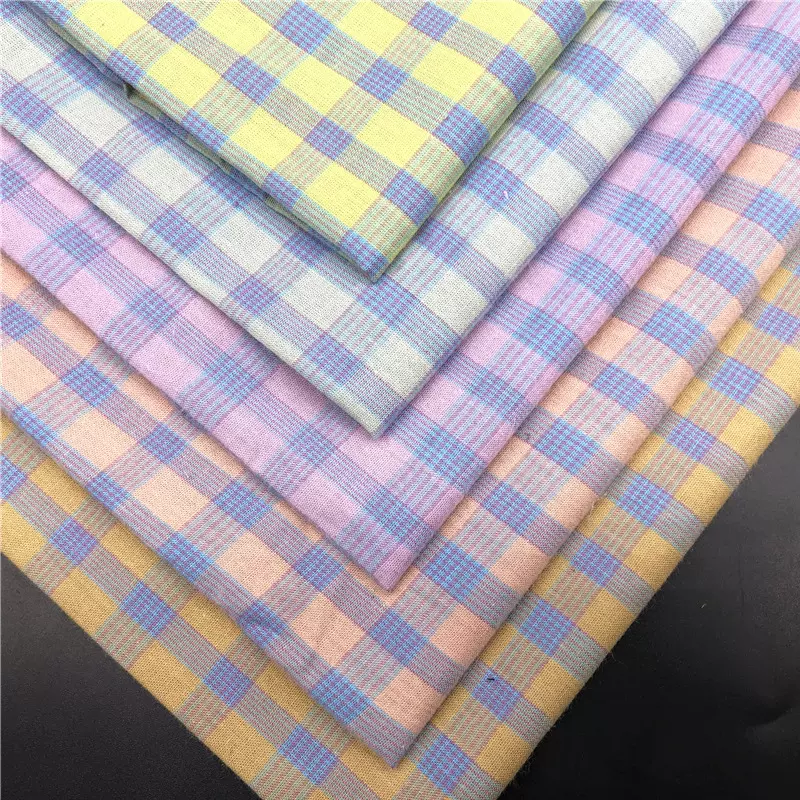 厂家直销 100%棉布 格子面料 衬衣帽子童装服装布料 高密色织布