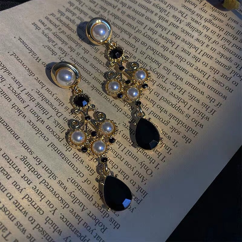 925 silver needle Mandala court vintage Baroque fashion noble pearl water drop Black Diamond earrings earrings wholesale