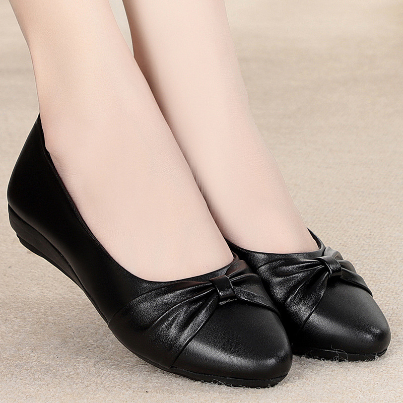 가죽 여성 신발 플랫 플랫 플랫 힐 중년 가죽 신발 작업 신발 부드러운 바닥 중년 어머니 신발 머리카락의 세대