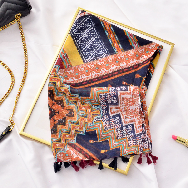 Nuevo estilo étnico retro geométrico Totem impreso bufanda cuatro estaciones versátil fino algodón y lino sensación bufanda Toalla de playa