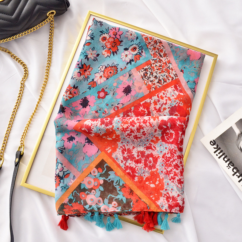 Nueva bufanda larga bohemia de color brillante geométrico floral de algodón y lino bufanda de primavera y verano borla de viajes chal protector solar