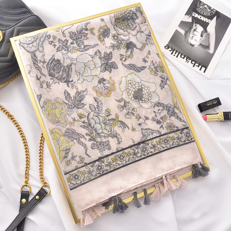 2020 nueva primavera y verano bufanda fina de algodón y lino Rosa flor borla bufanda decorativa bufanda de viaje protector solar bufanda