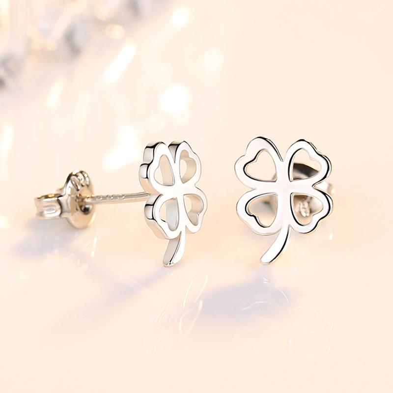 925 trébol de plata esterlina personalizada Stud pendientes para niñas elegante japonés y coreano pequeños pendientes huecos simples suerte hierba regalo