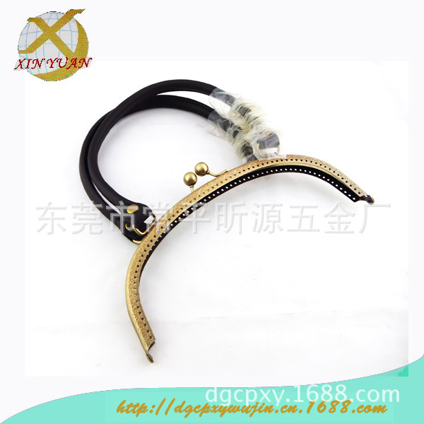 厂家生产皮手挽手袋五金 ，夹框 包夹 ，手袋铰 时尚五金件