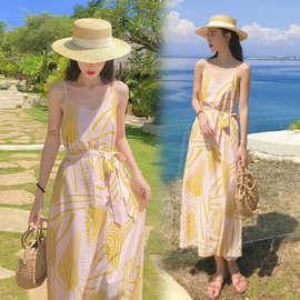 法式抹胸鱼骨束腰小众设计感显瘦约会连衣裙海岛度假旅拍高级礼服