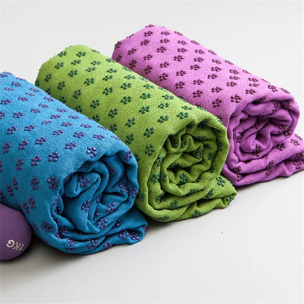 Yoga towel polyester Ant cloth Plum Blossom Point PVC plastic drops beautiful and practical multi-color optional existing factory direct supply