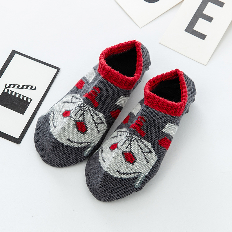 Primavera y verano nuevos calcetines de tobillo PARA NIÑOS Calcetines de algodón de dibujos animados lindos para NIÑOS Calcetines cortos independientes de un solo paquete y doble patrón de héroe para niños
