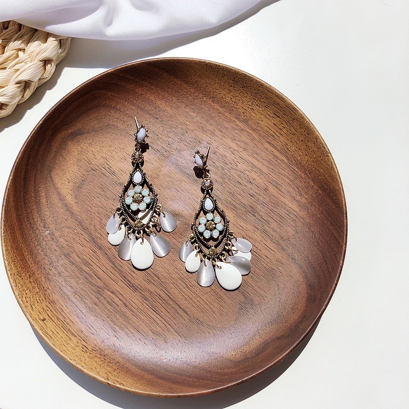 Retro long elegant universal cute earrings