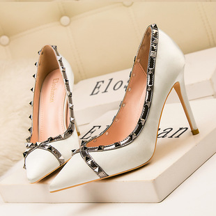 9288-34�W�����s�Ը�ҹ���TᔾI��Ů�����߸�Ь�\�ڼ��^���Q��Ь