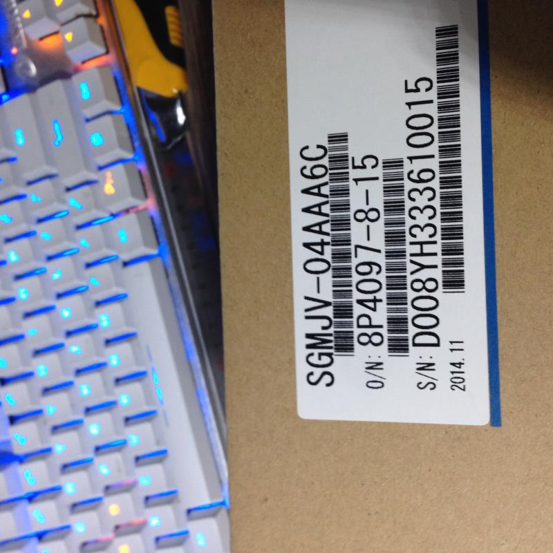 全新YASKAWA SGMAS-01ACA2C ，质保1年.