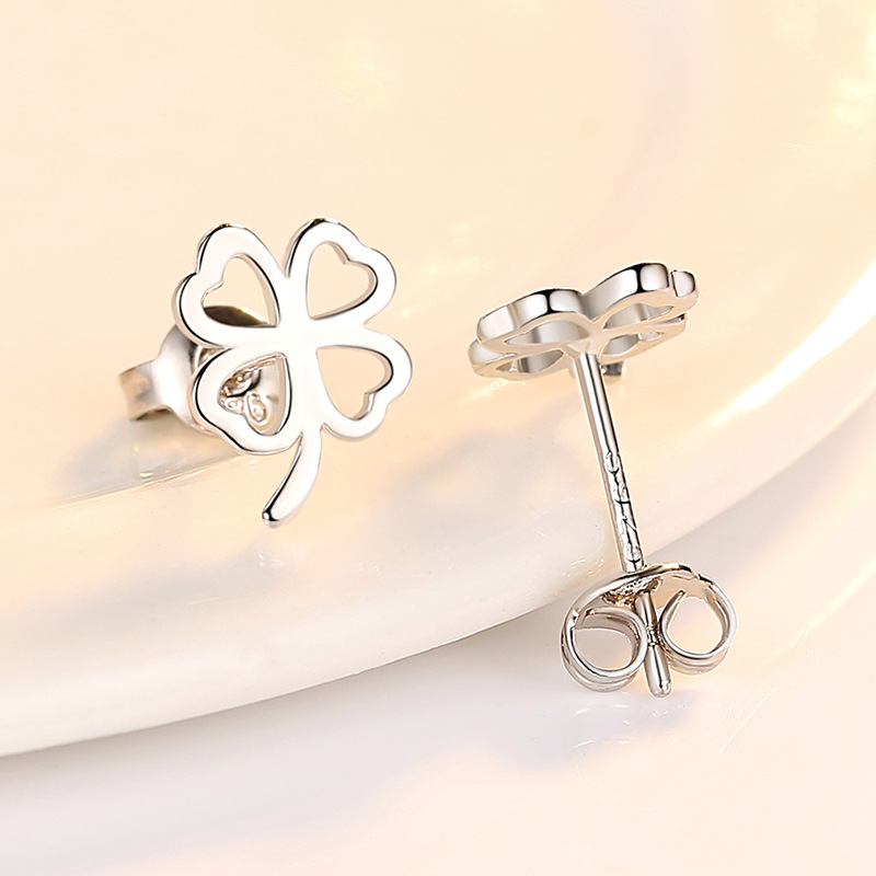 925 trébol de plata esterlina personalizada Stud pendientes para niñas elegante japonés y coreano pequeños pendientes huecos simples suerte hierba regalo