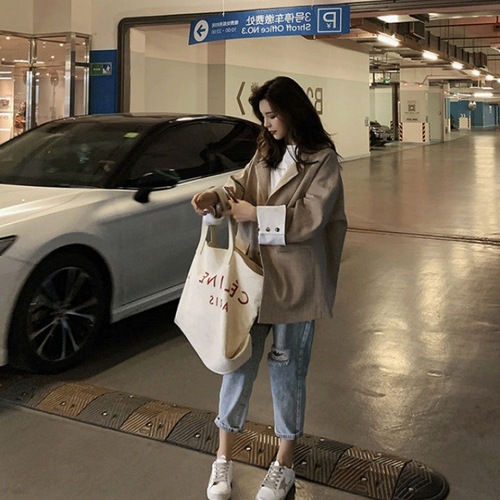 Nine-quarter beggar-style pants with knee-hole denim design, women's Korean-style student-inspired harem dad pants—loose-fitting, high-waisted, and trendy.