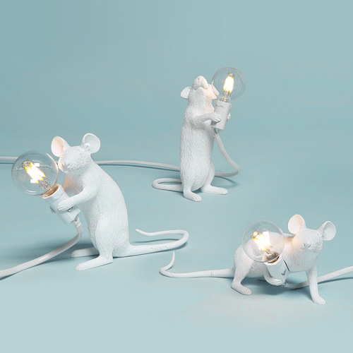Cross-border mouse table lamp Nordic animal lamps living room dining room bedroom clothing store cartoon mouse resin table lamp