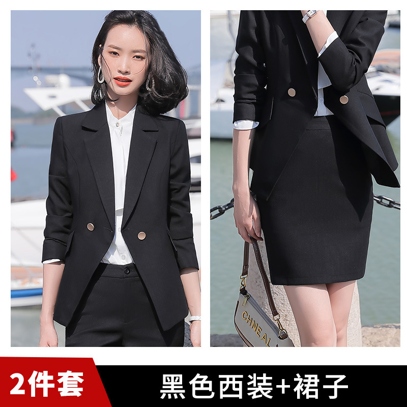 Черное платье