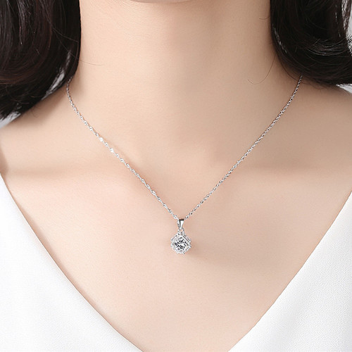 Pure Silver S925 Love Cube Diamond Heart Necklace for Women, Japanese and Korean Fashion Student Choker Chain Accessory for Girlfriend