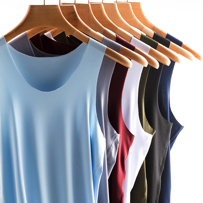 Silk solid light and thin T-shirt with a round collar