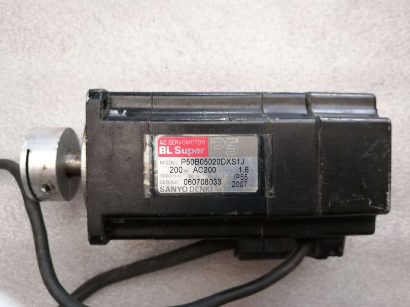 服电机P50B05020DXS00M P50B05020DXS1J P50B05020DXS50 保修一年