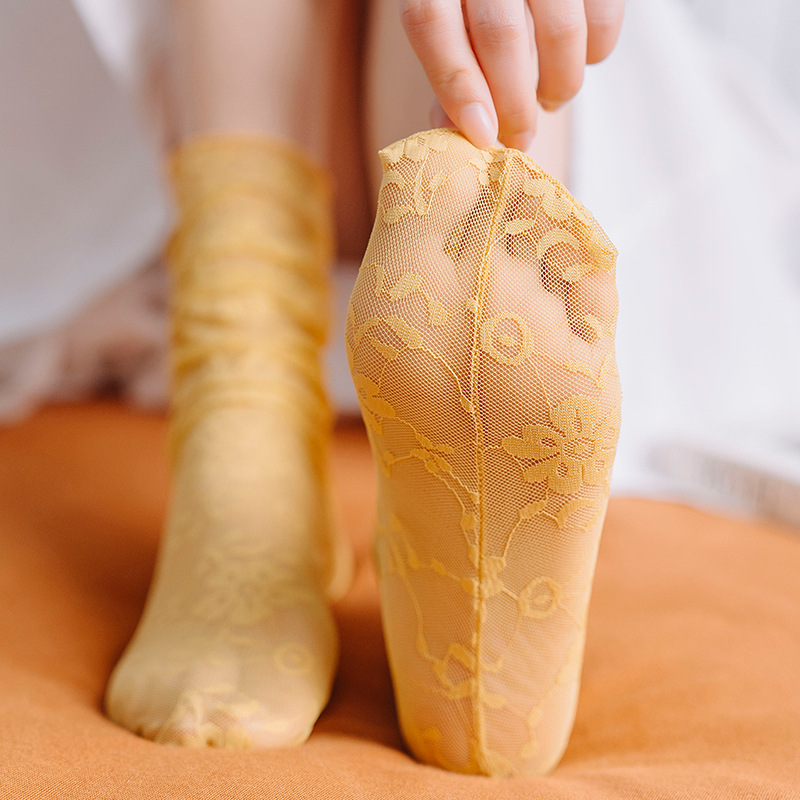 Primavera y verano nueva flor de encaje japonés calcetines de mujer moda calcetines rojos de boda calcetines de pila calcetines de mujer al por mayor