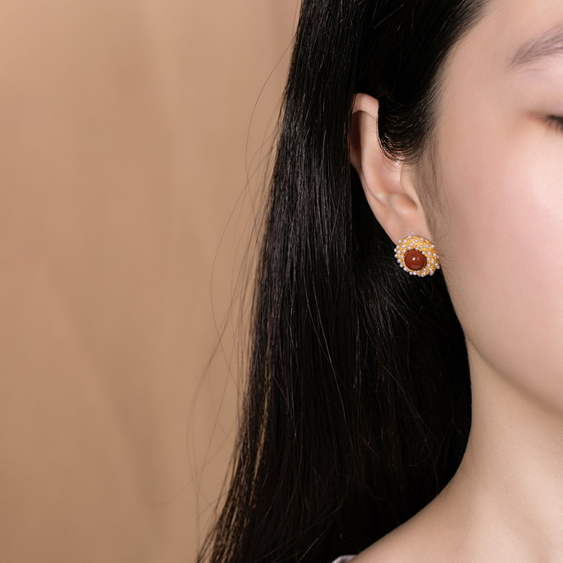 Bông tai đinh tán ngọc trai mạ vàng bạc S925 cổ điển nữ tính — Một cặp