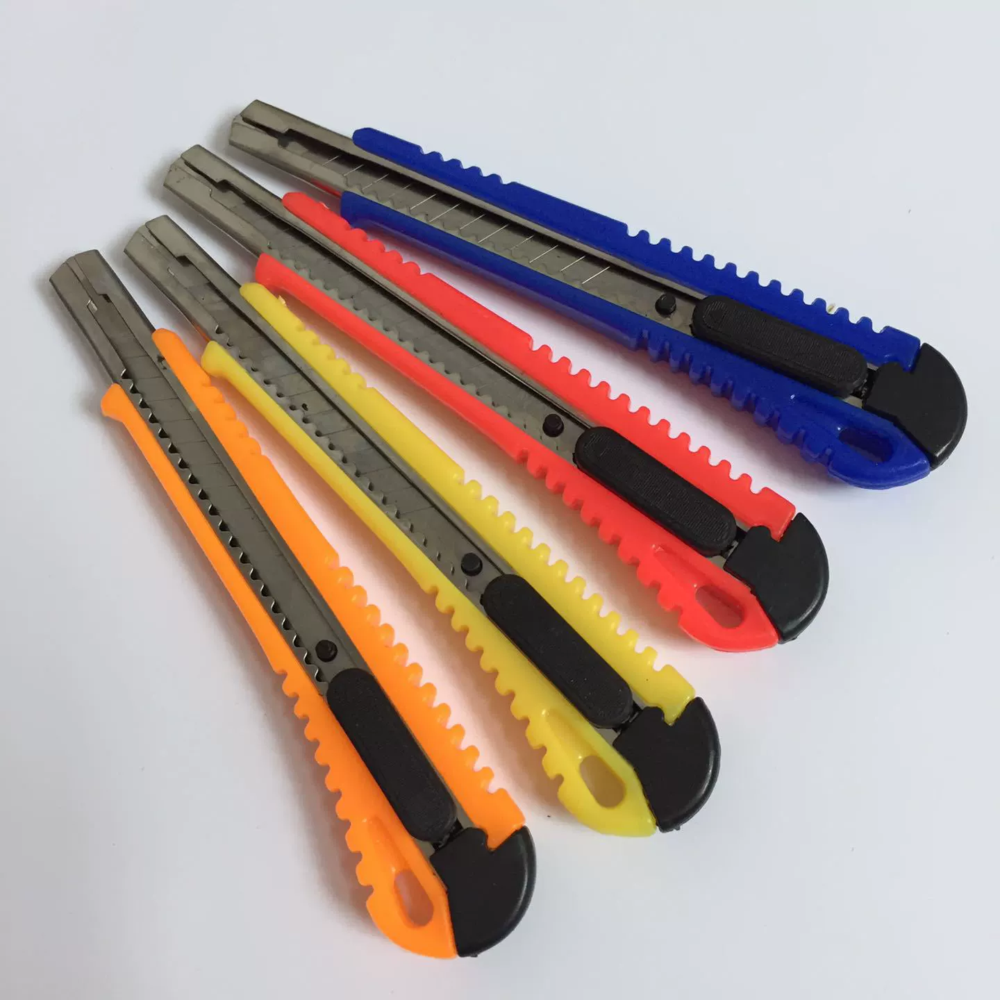 Маленький универсальный нож из нержавеющей стали 331, 9 мм, универсальный нож, держатель для ножа, нож для обоев, канцелярские принадлежности, резак для бумаги