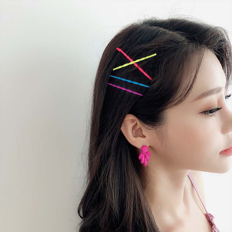 Brand wavy bangs