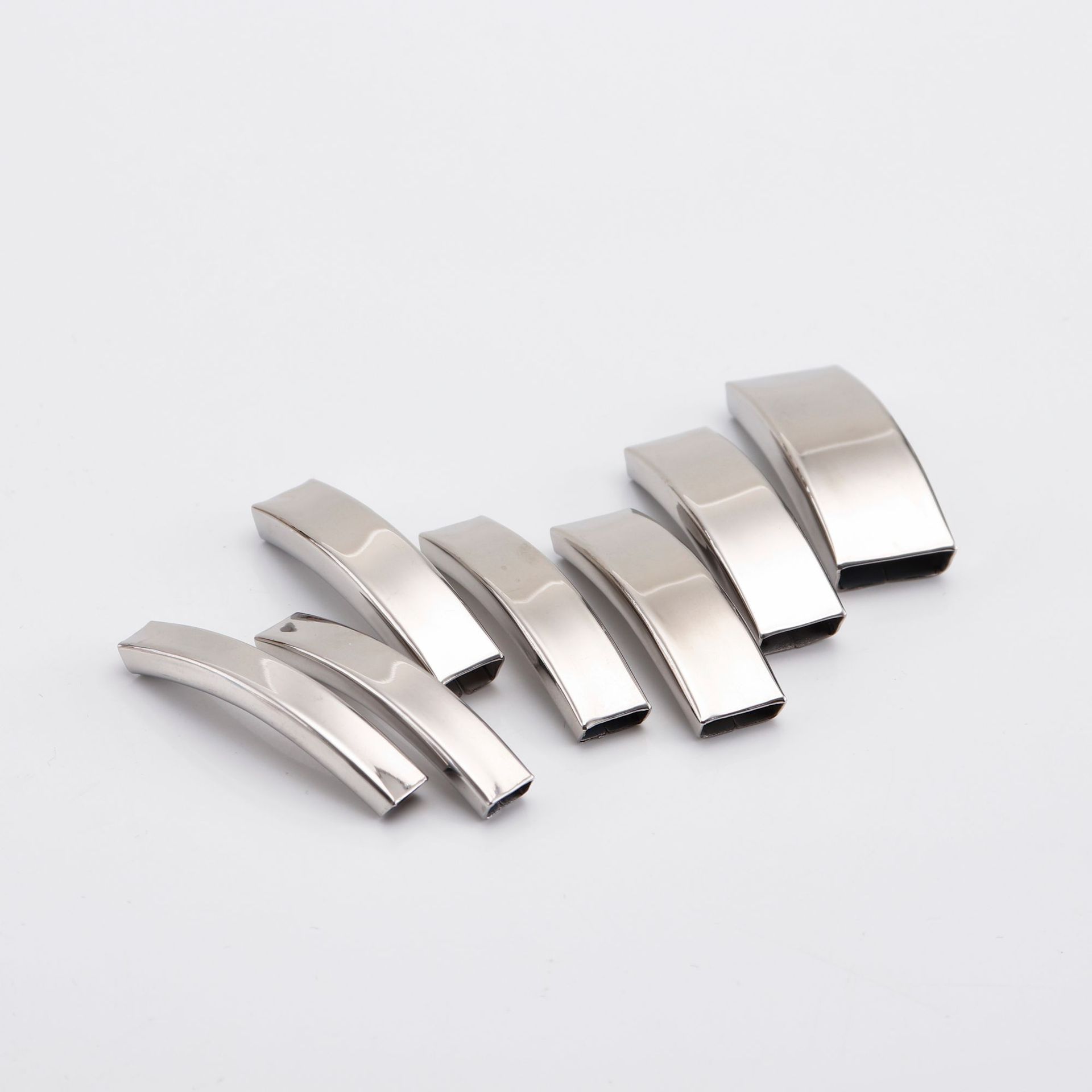 厂家批发硅胶手环多规格diy不锈钢弧形弯管套皮绳扣钛钢饰品配件