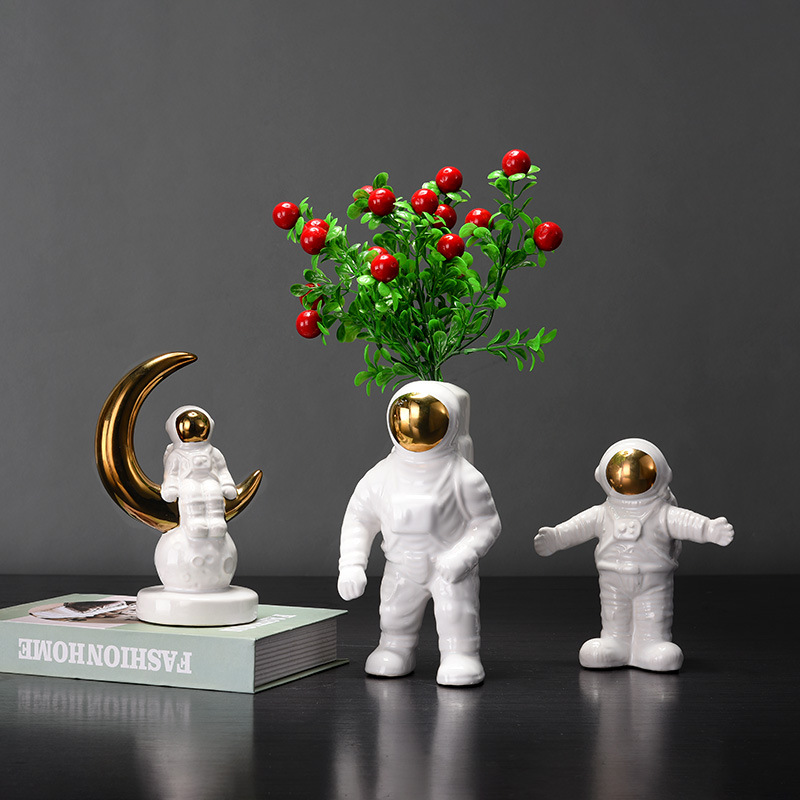 陶瓷宇航员创意太空人桌面小摆件生日礼物儿童房饰品客厅软装饰品