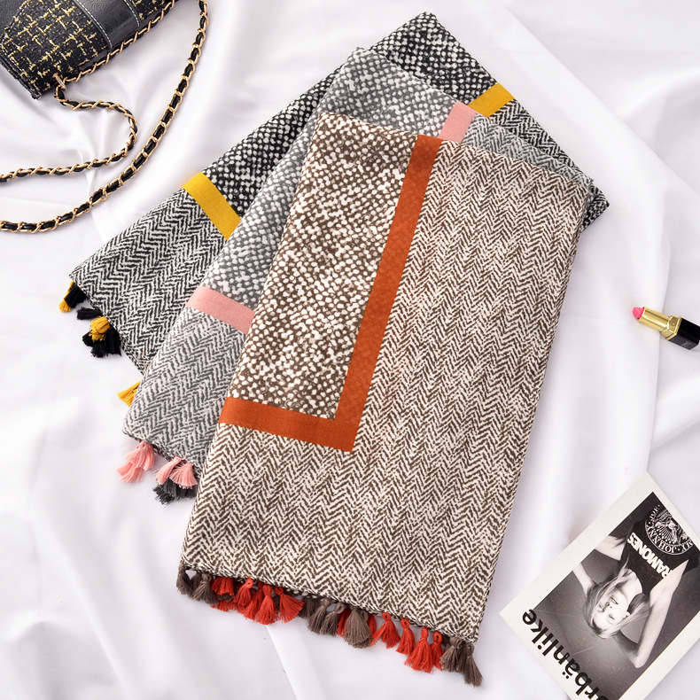 2020 primavera y verano estilo coreano Dongdaemun versátil sarga de algodón bufanda geométrica de moda borla a rayas bufanda de chal de protección solar