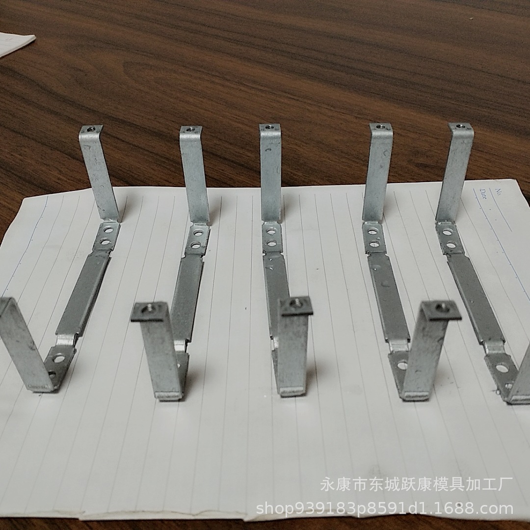 衡器配件冲床加工连续模具制造模内自动攻牙五金件加工