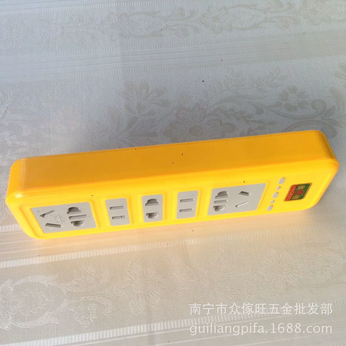 A95 Wireless Outlet Strip Power Strip 16-Outlet 5-Position Extension Cord with Grounded Earthed Plug
