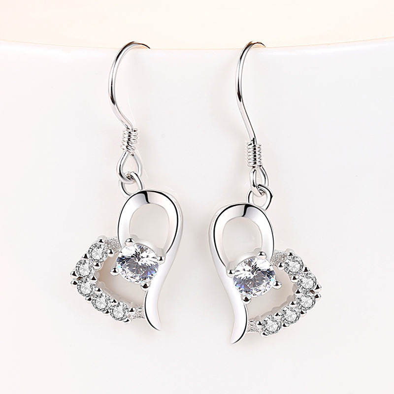 Pendientes de plata esterlina S925 en forma de corazón Estilo coreano de moda pequeño y encantador gancho para la oreja pendientes de amor sincero entrega de una pieza