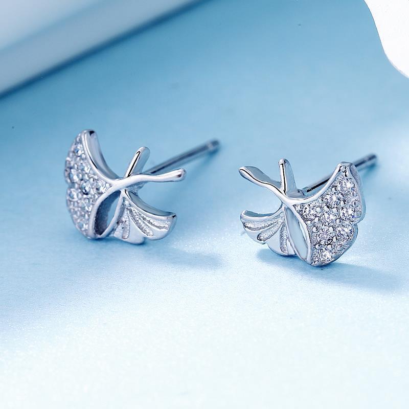 Cubic Zirconia And Pearl Stud Earrings For Everyday Elegance_voghion.com
