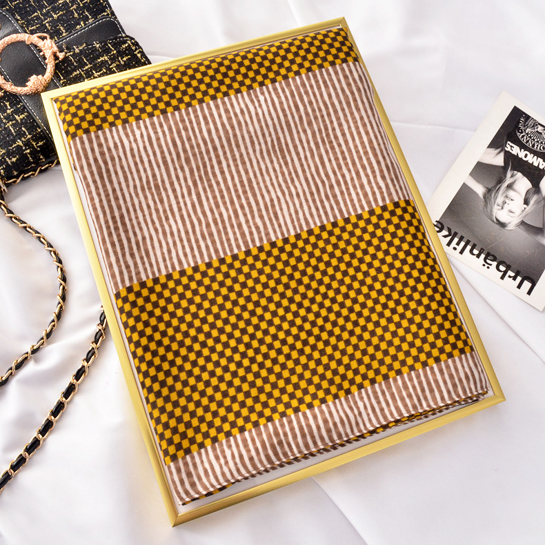 2020 primavera y otoño nuevo estilo occidental todo-fósforo bufanda de seda gasa sarga algodón pequeño Plaid rayas algodón y lino bufanda protector solar chal