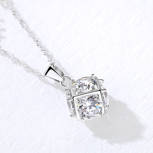Pure Silver S925 Love Cube Diamond Heart Necklace for Women, Japanese and Korean Fashion Student Choker Chain Accessory for Girlfriend